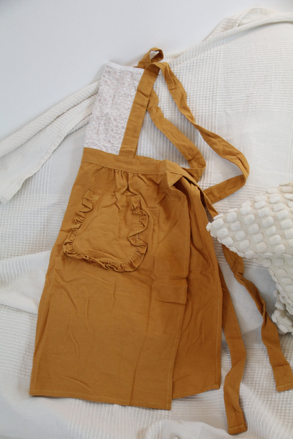Golden Daisy” Apron & Accessory Set — Warm, Handmade, and Full of Charm