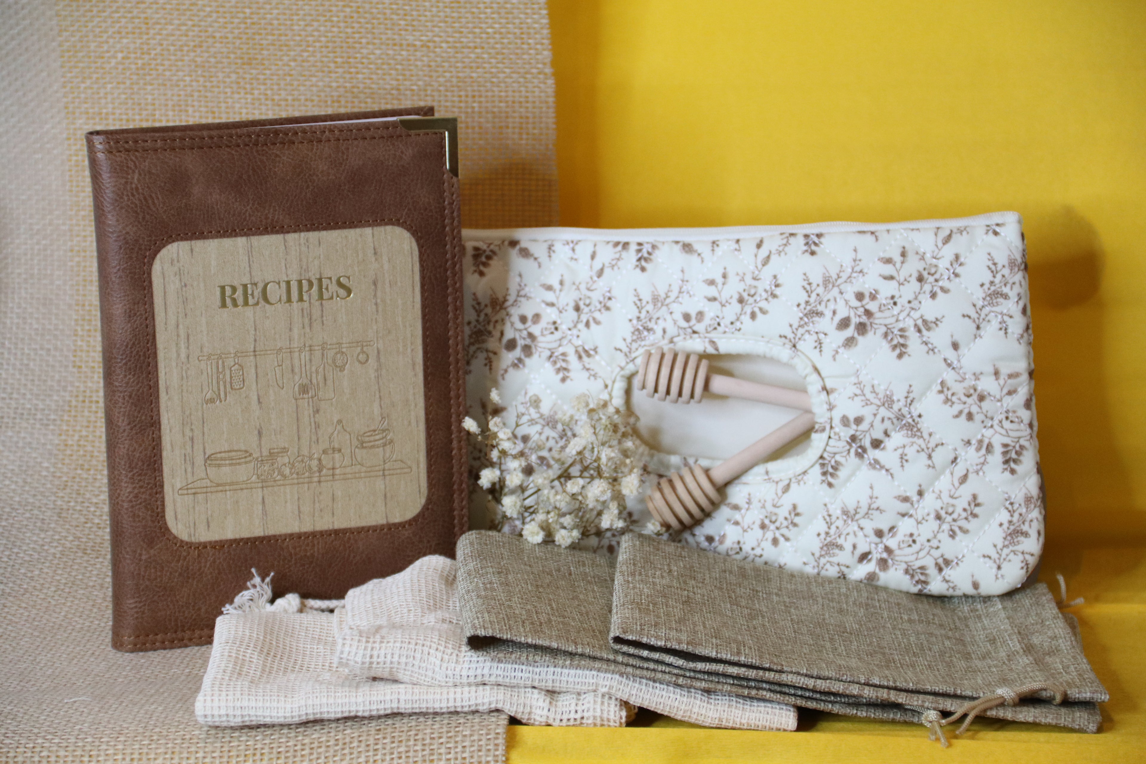 Rustic Kitchen Gift Set “Warm Recipe” — Linen Accessories & Recipe Journal