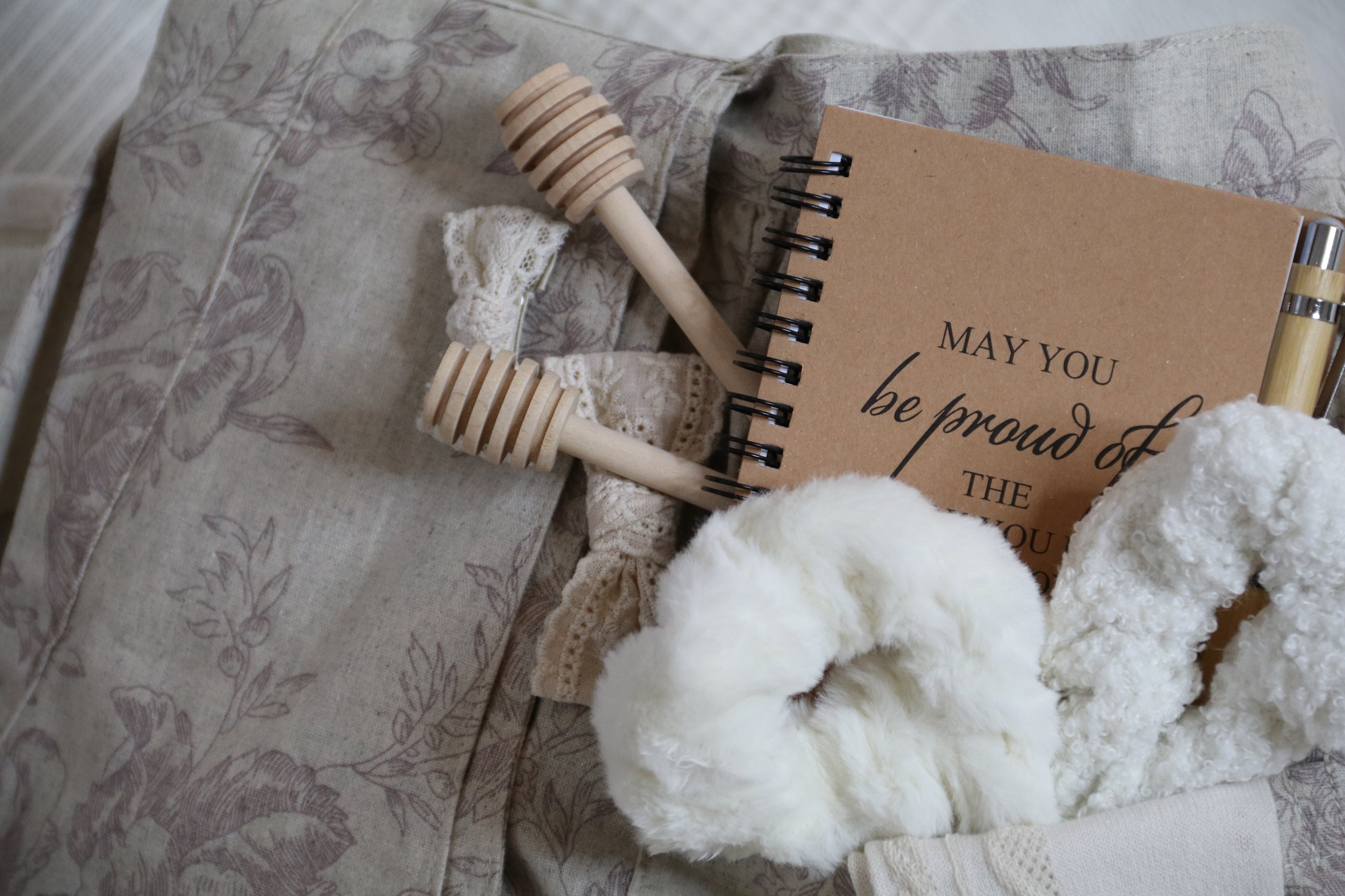 Linen Morning” Apron & Cozy Gift Set — Calm, Natural, and Timeless