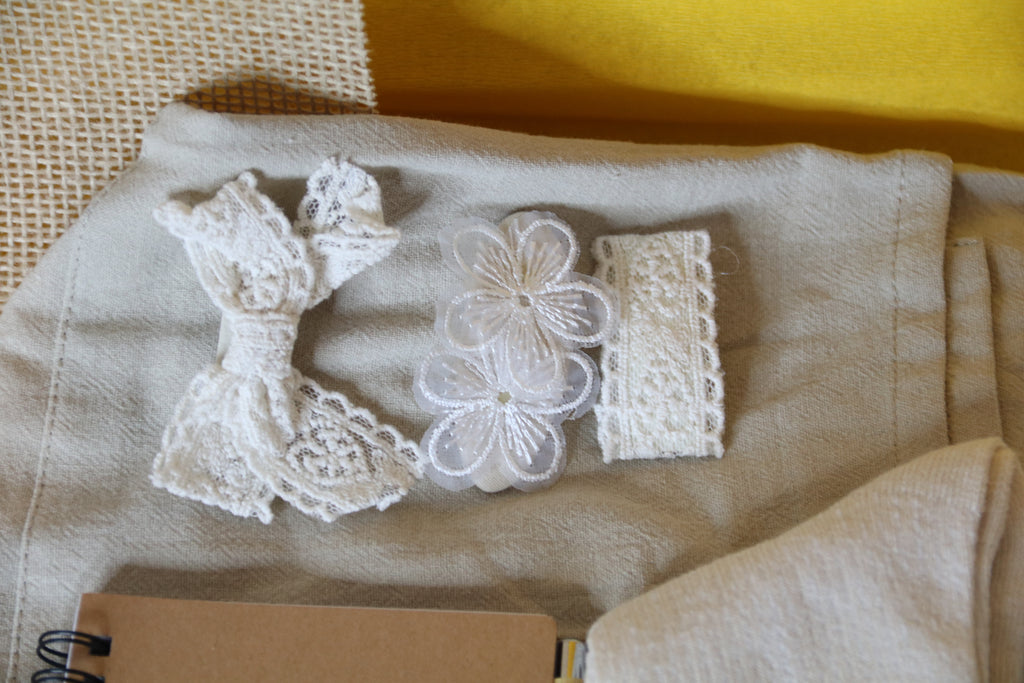 Eco Gift Set “Be Proud of Yourself” – Natural Linen Apron, Lace Accessories, Notebook & Bamboo Pen | Handmade Aesthetic Gift Box for Her